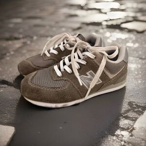 New Balance boys classic 574 suede Gray Sneakers